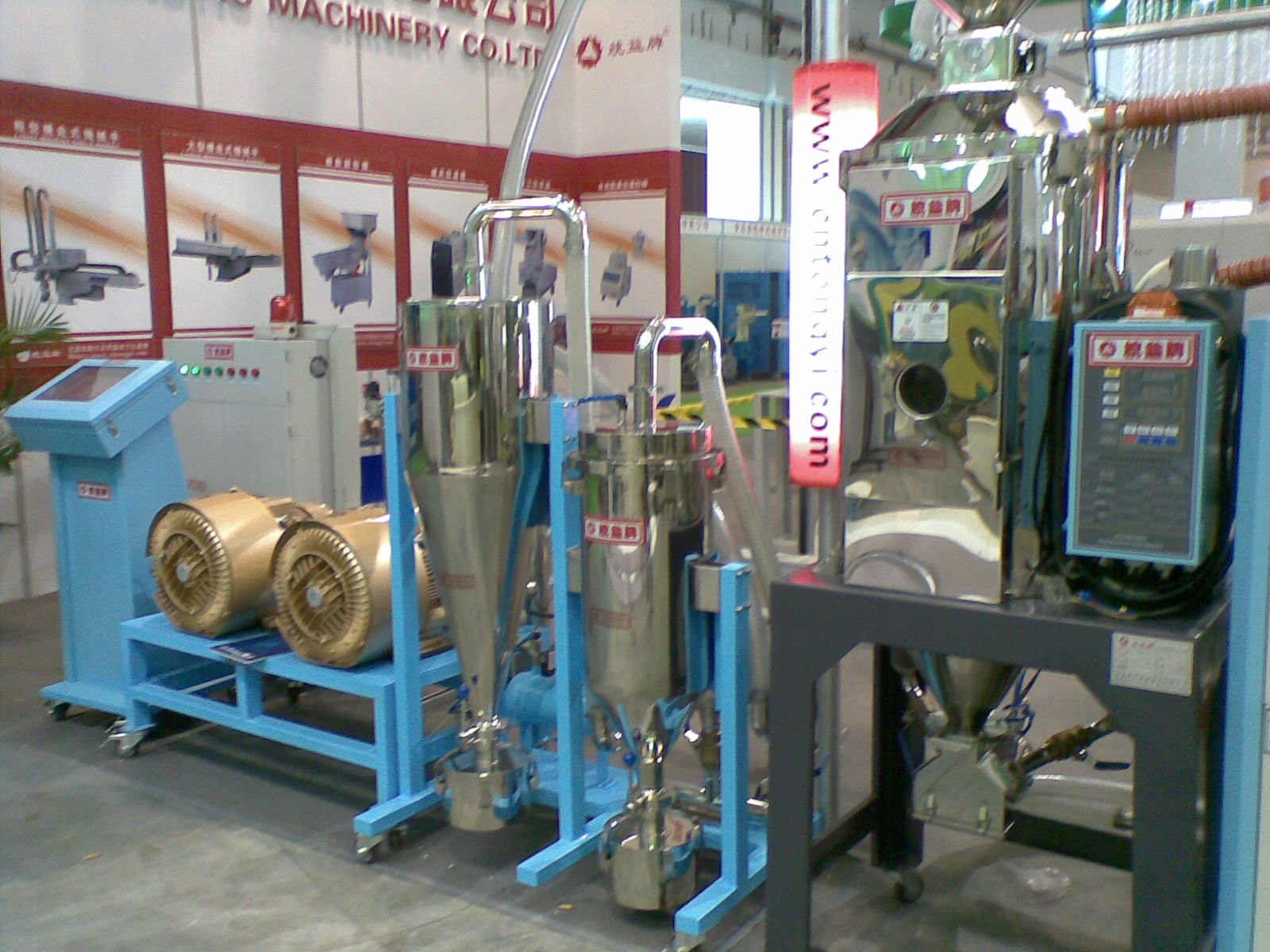 除濕干燥集中供料系統(tǒng)有哪些特點 除濕干燥集中供料系統(tǒng)有哪些特點