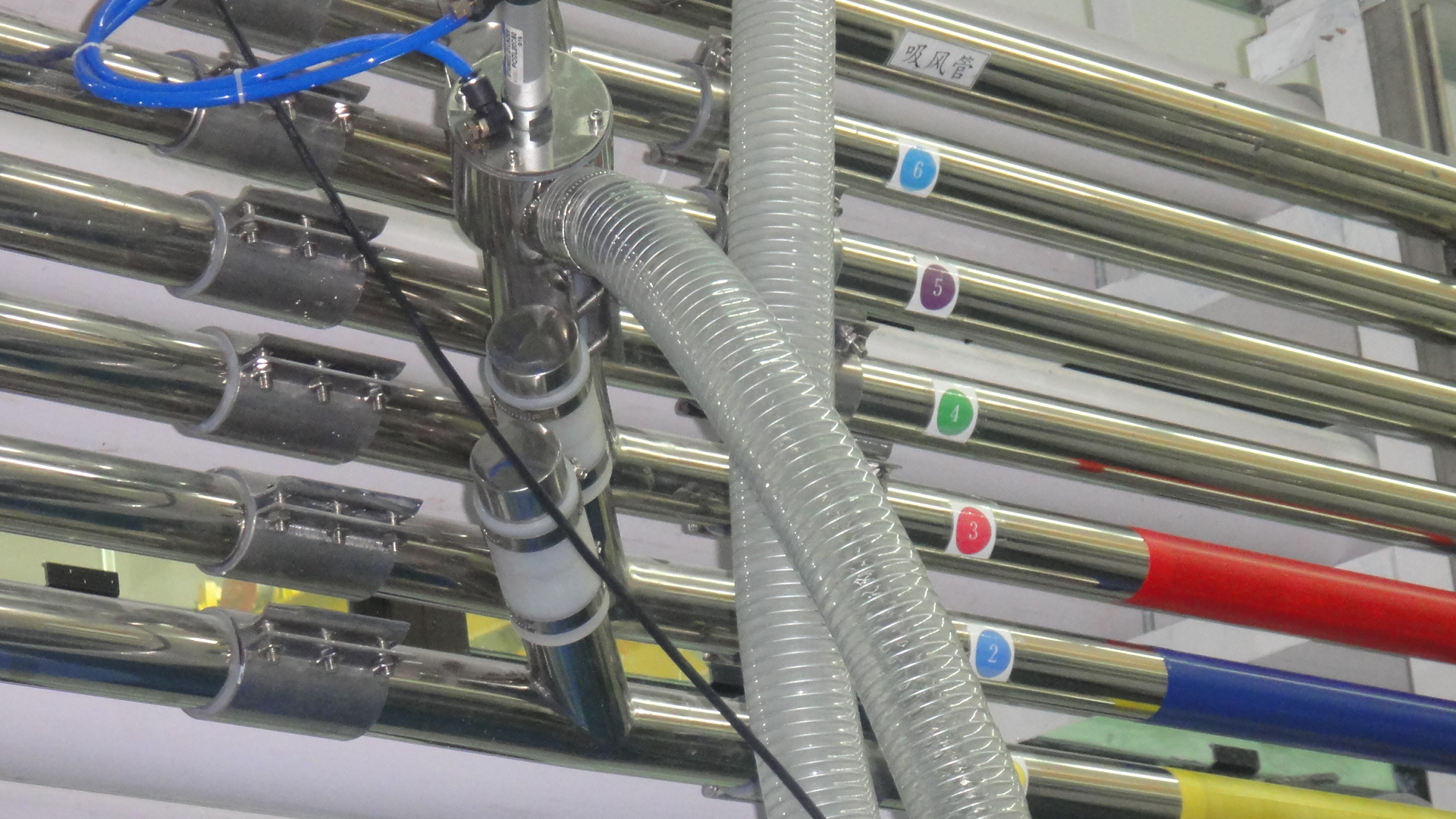 注塑機集中供料系統(tǒng)輸送長度要求 注塑機集中供料系統(tǒng)輸送長度要求