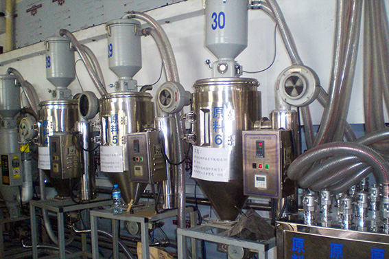 注塑車間集中供料系統(tǒng)設(shè)計要秉持什么原則 注塑車間集中供料系統(tǒng)設(shè)計要秉持什么原則